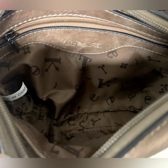 Treska Shoulder Bag and Crossbody - Picture 4 of 10